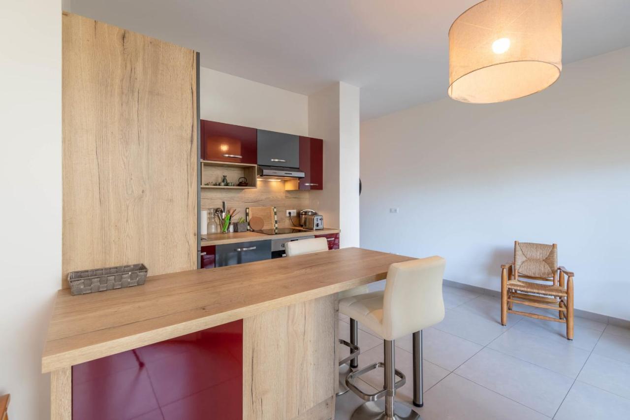 Charming Apartment With Balcony And Parking Near The Center Of Анси Екстериор снимка