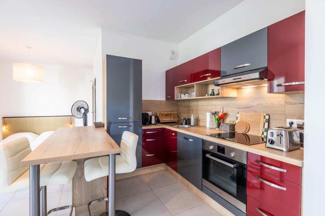 Charming Apartment With Balcony And Parking Near The Center Of Анси Екстериор снимка